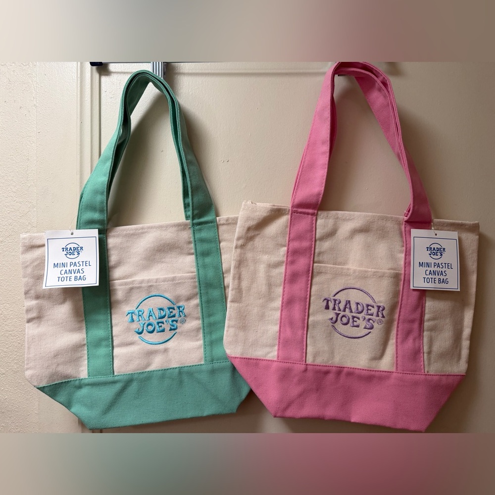Trader Joe’s Mini Tote Bags- Pastel Green and Pink Set of 2 🌼🐰